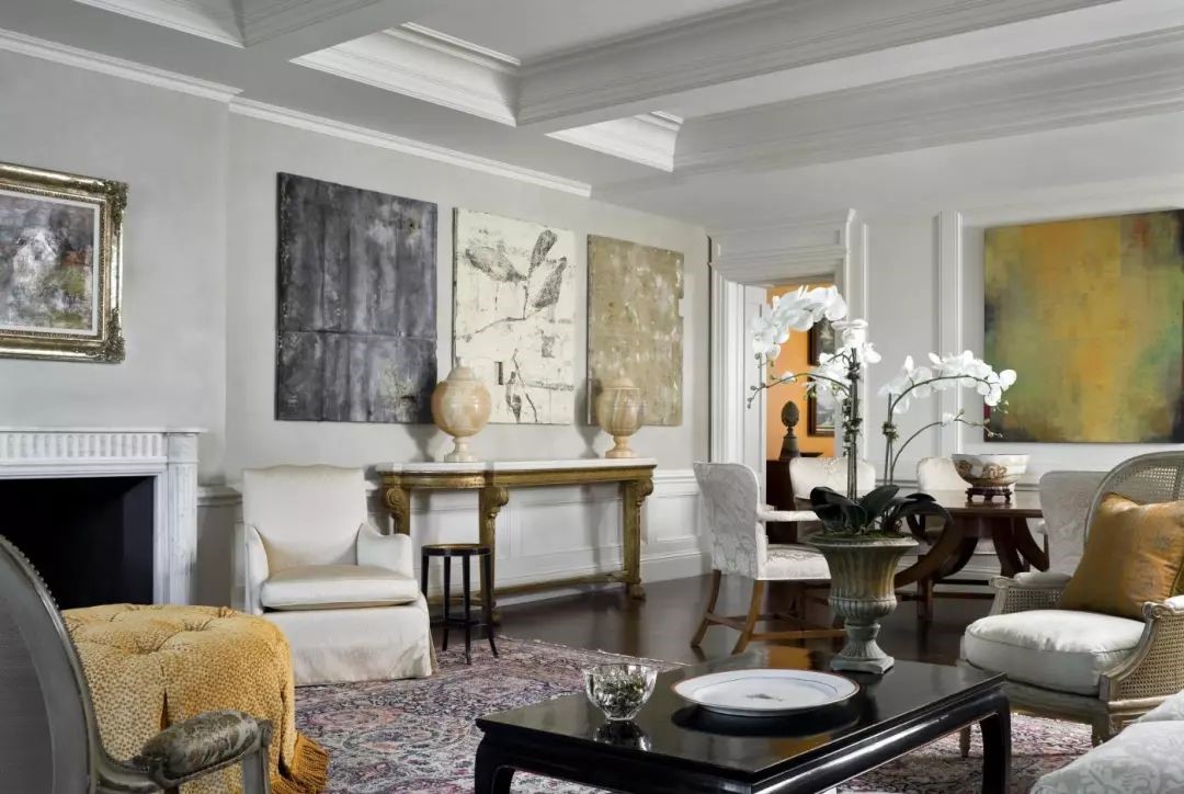 高級灰+灰黃（氣韻高貴）